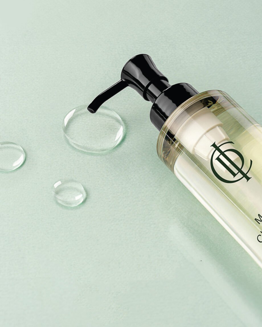 MOISTURE CLEANSING OIL